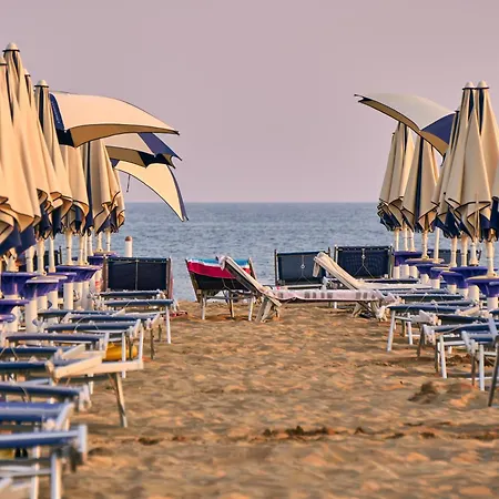 Functional With Shared Pool Apartmán